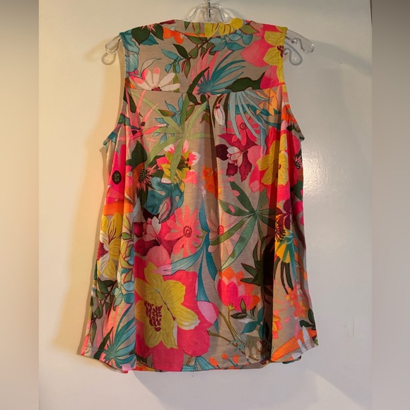 NWOT Dear Scarlett neon bright Floral Sleeveless Women's Top - Picture 3 of 3